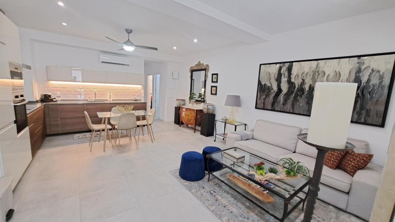 New! Renovated, Centrally Located, Private Entrance, Terrace Apartment Валенсия Екстериор снимка