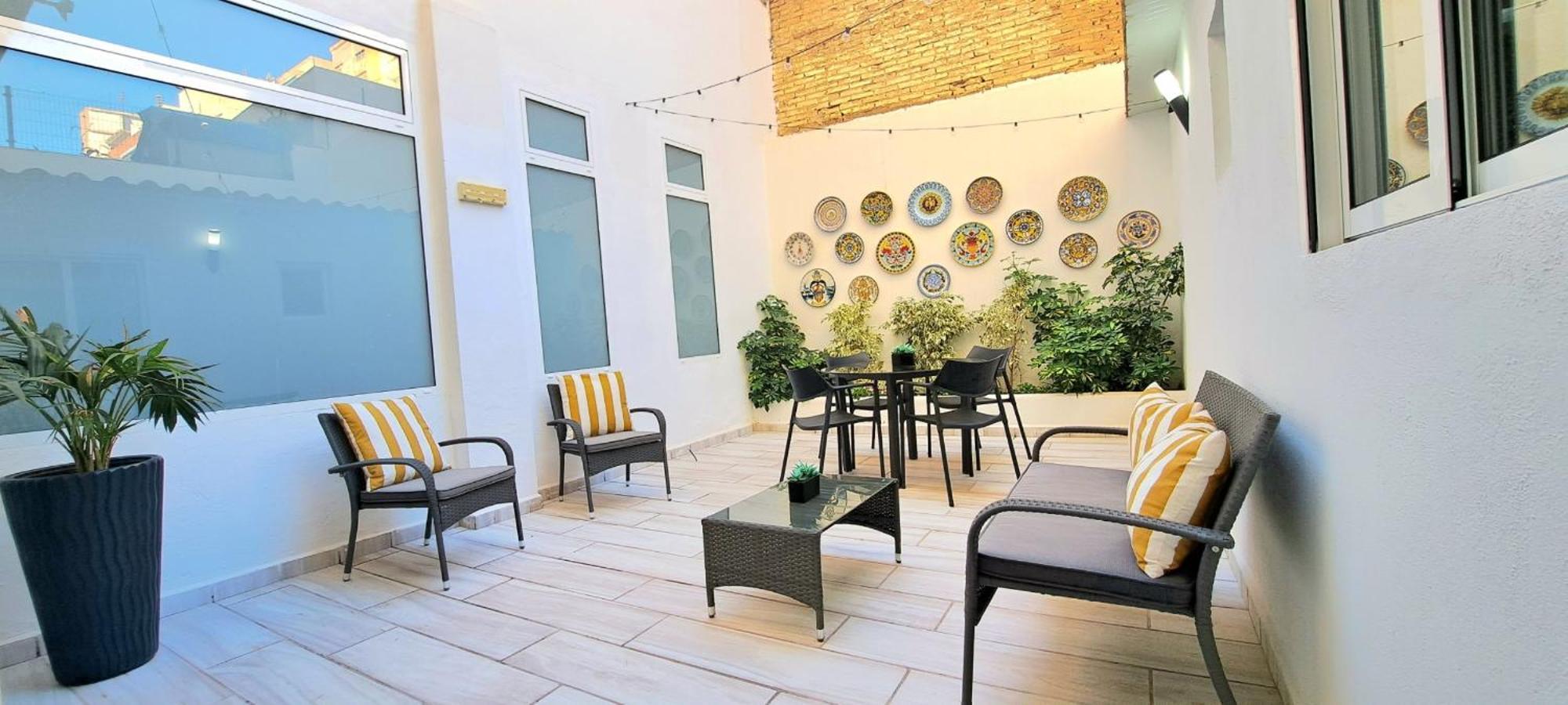 New! Renovated, Centrally Located, Private Entrance, Terrace Apartment Валенсия Екстериор снимка