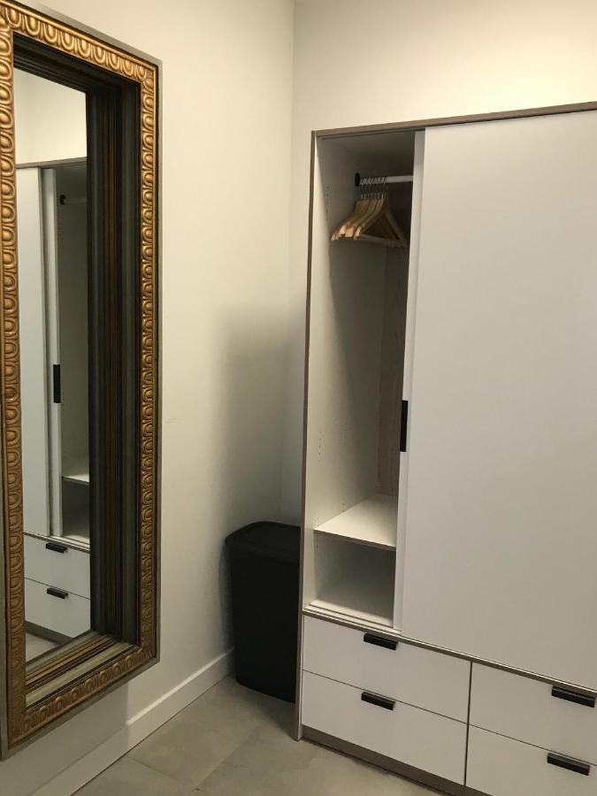New! Renovated, Centrally Located, Private Entrance, Terrace Apartment Валенсия Екстериор снимка